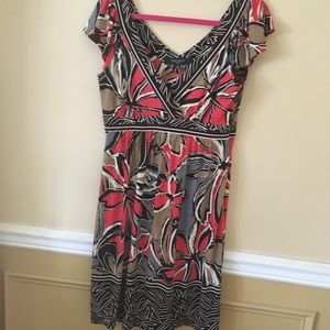 Beautiful Nine West v neck front and back dress